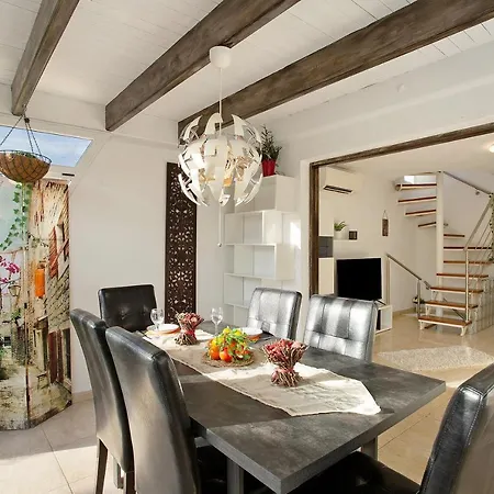 En Parrales Apartamento