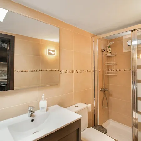 En Parrales Apartamento