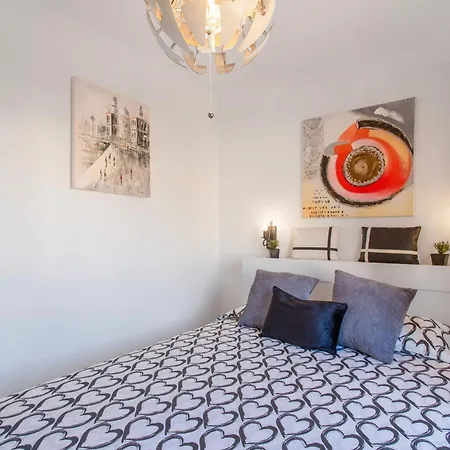 En Parrales Apartment